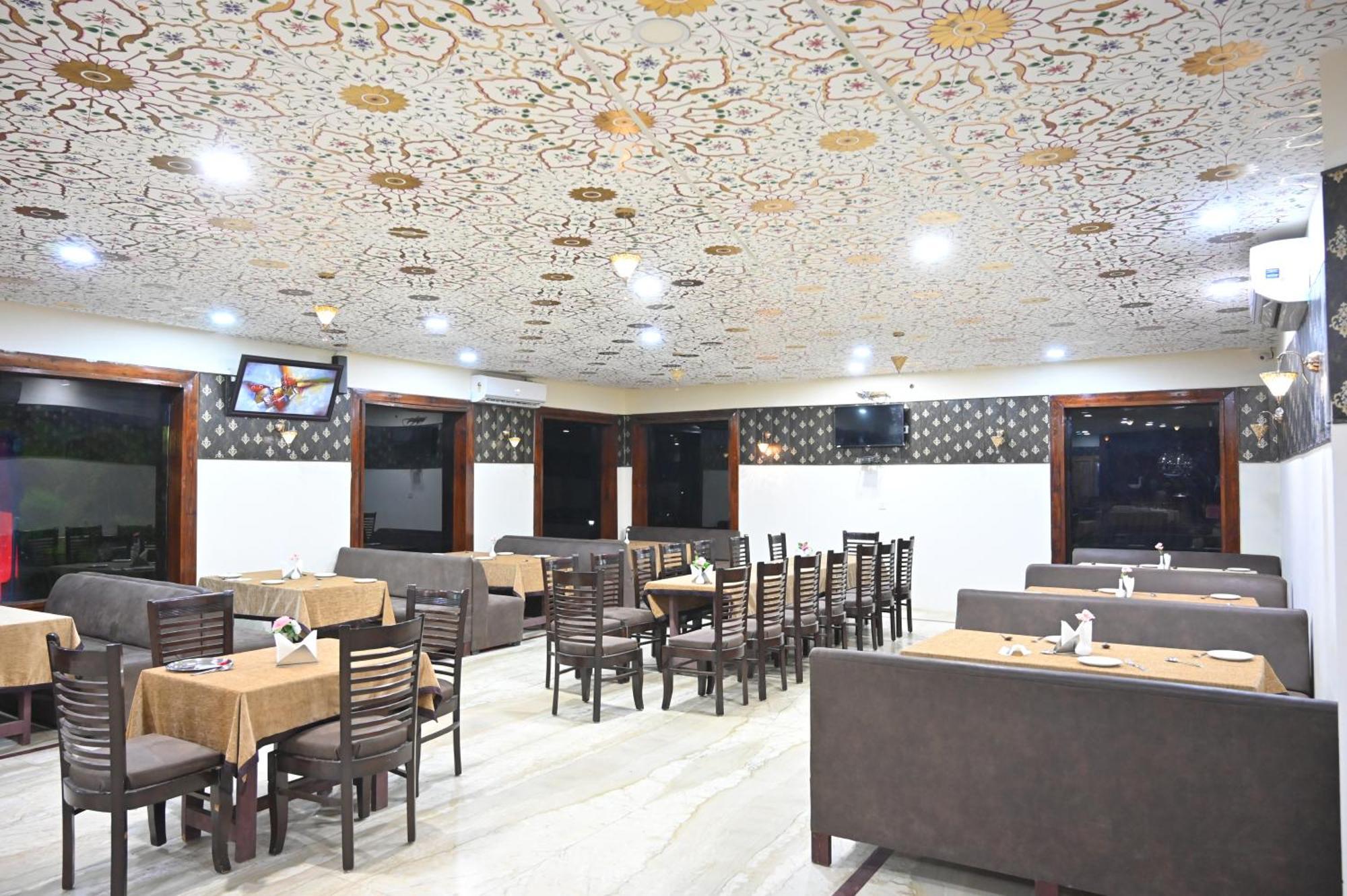 Orchha Club And Resort - Ocr Zewnętrze zdjęcie