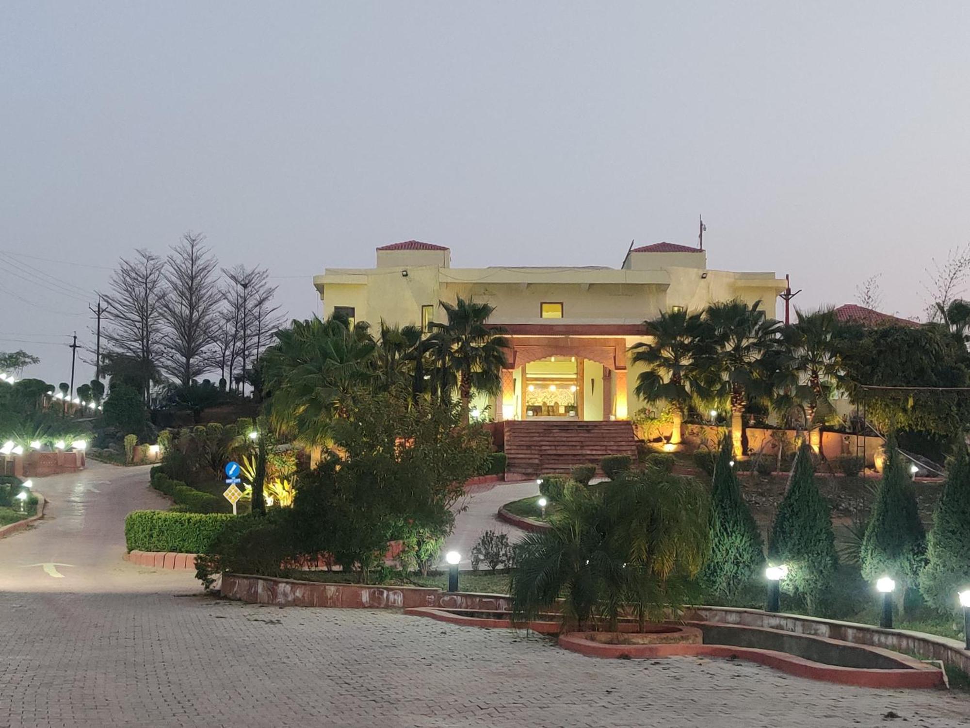 Orchha Club And Resort - Ocr Zewnętrze zdjęcie