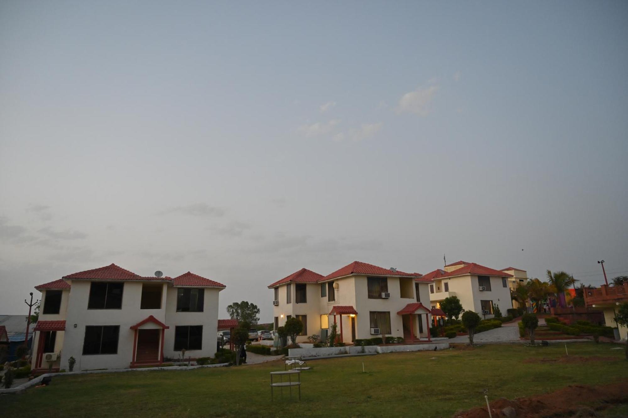 Orchha Club And Resort - Ocr Zewnętrze zdjęcie